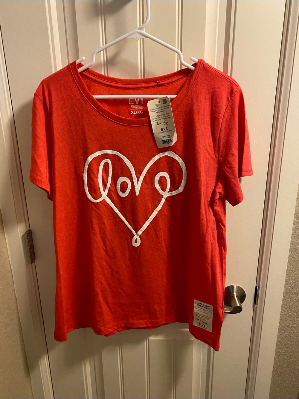 NWT EV1 XL Tip Coral Color LOVE Shirt Soft Cotton Blend Short Sleeve Heart